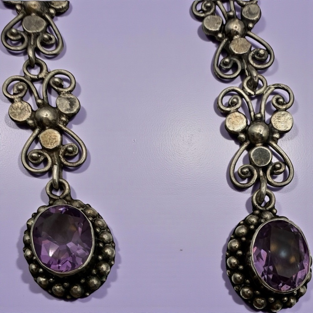 Gorgeous pair of Silver and Purple Floral Drop Earrings 45 grams - Picture 5 of 10